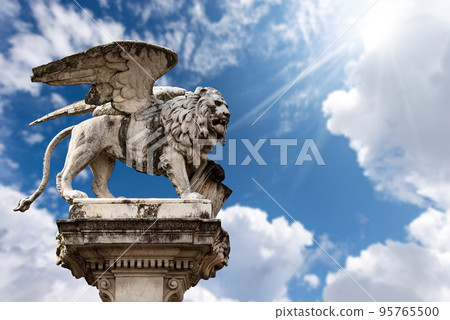 Winged Lion of Saint Mark - Piazza dei Signori Padua Veneto Italy Winged Lion of Saint Mark - Piazza dei Signori Padua Veneto Italy 95765500