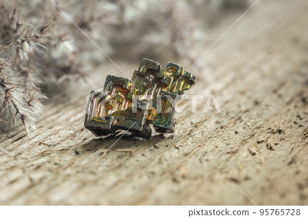 Bismuth Crystalline White Metal Man Made Crystal Bismuth Crystalline White Metal Man Made Crystal 95765728