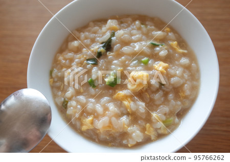 熱雞蛋粥 95766262