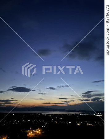 夜空和湖 夜空和湖 95766272