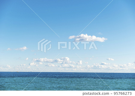藍天和大海的形象[神奈川縣大磯町] 95766273