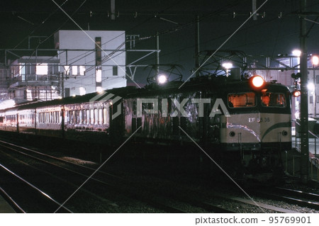 Railway JNR JR train locomotive DC EF58 EF5836 Kitaguni 95769901