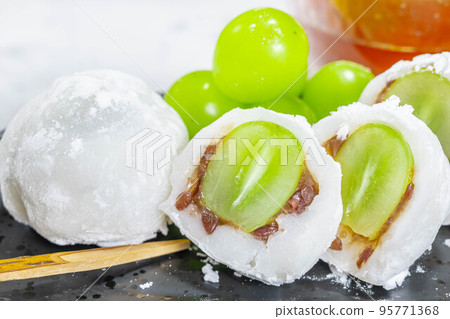 Handmade Shine Muscat Daifuku 95771368