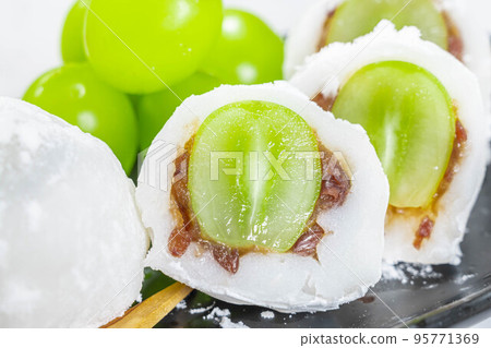 Handmade Shine Muscat Daifuku 95771369