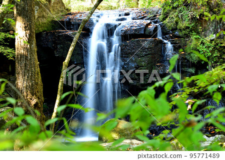 Mazeno Waterfall in Mazeno Valley 95771489