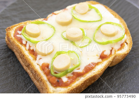 delicious sausage pizza toast delicious sausage pizza toast 95773490