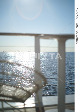 椅子上的海灘,海面 椅子上的海灘,海面 95773709