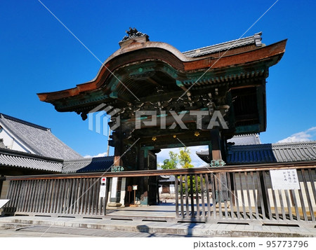 Senshu-ji Temple Karamon Left Diagonal(三重縣津市) Senshu-ji Temple Karamon Left Diagonal(三重縣津市) 95773796