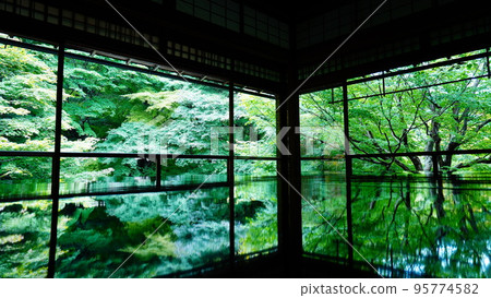 京都琉璃子院的夏天 95774582