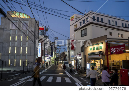 旭區、橫濱木保丘站的都市風景 旭區、橫濱木保丘站的都市風景 95774676