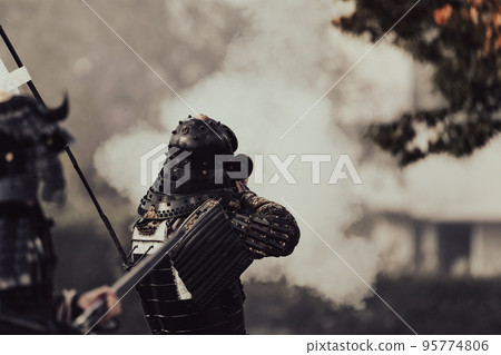 射擊火繩槍的裝甲戰士 95774806