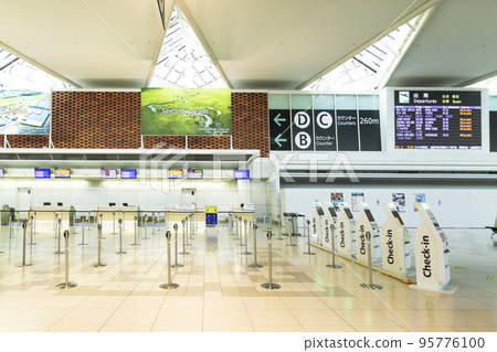 New Chitose Airport International Terminal 3F Departure Lobby B Counter 95776100