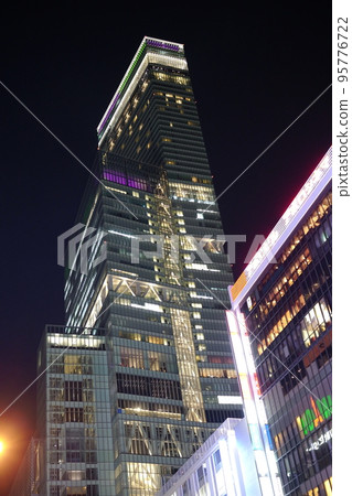 Osaka Abeno Harukas night view Osaka Abeno Harukas night view 95776722