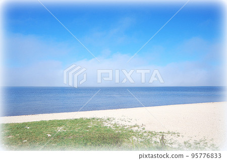 濃霧中海的晨景（插畫風格） 95776833