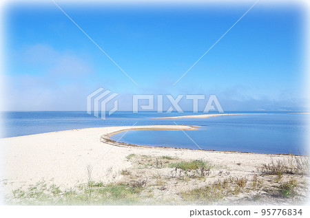 濃霧中海的晨景(插畫風格) 濃霧中海的晨景(插畫風格) 95776834