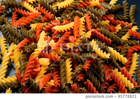 raw dry vermicelli pasta closeup 95778821