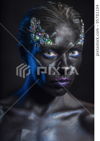 Portrait of attractive woman 95781104