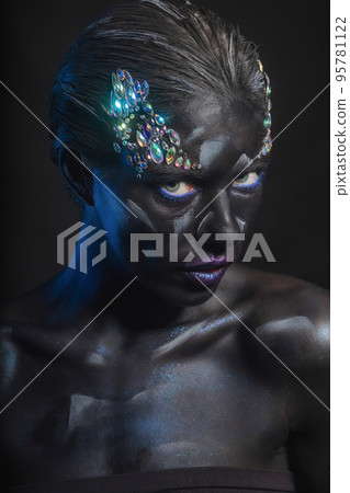 Portrait of adorable woman 95781122