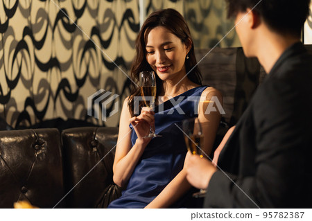 歌舞俱樂部形象 95782387