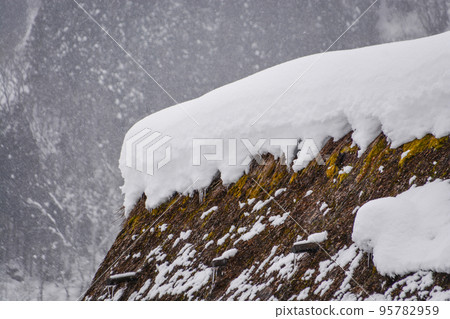 雪屋頂 雪屋頂 95782959