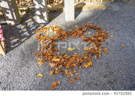 Autumn Kumano Taisha Fallen leaves drawing character Nanyo City, Yamagata Prefecture Autumn Kumano Taisha Fallen leaves drawing character Nanyo City, Yamagata Prefecture 95782985