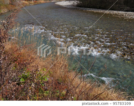 中部山岳國立公園，秋天的上高地，梓川 95783109