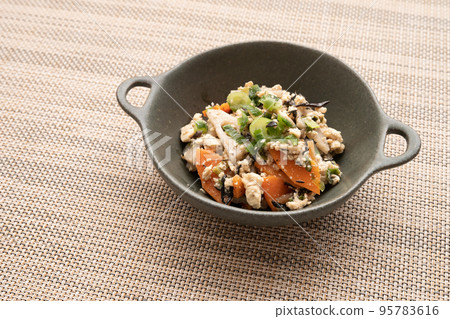 烤豆腐 烤豆腐 95783616