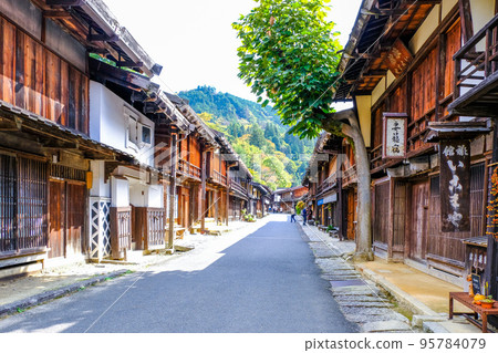 妻子旅館的城市景觀 95784079