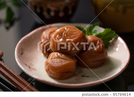 大梅干(Shiso-zuke Kishu Nanko Ume) 大梅干(Shiso-zuke Kishu Nanko Ume) 95784614