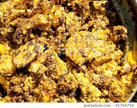 Beeswax block Dissolve honeycomb residue in hot water 95784750