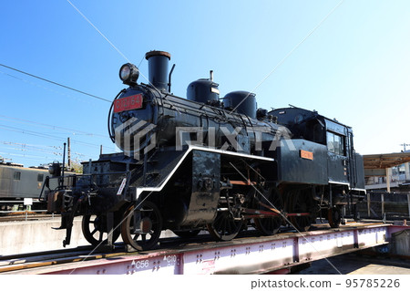 Turntable steam locomotive 95785226