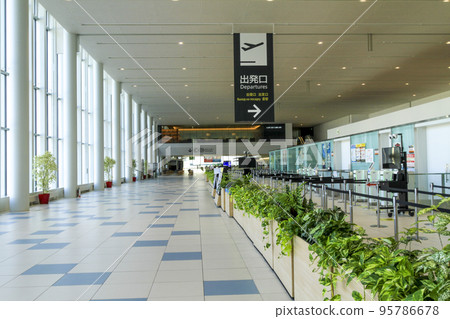 New Chitose Airport International Terminal 3F Departure Lobby Floor 95786678