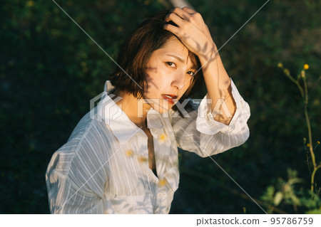 Botanical beauty, plants and women's portraits 95786759