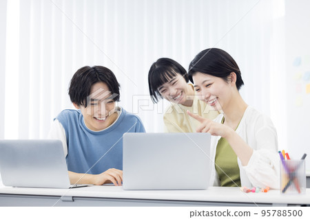 University student Students working on group work 95788500