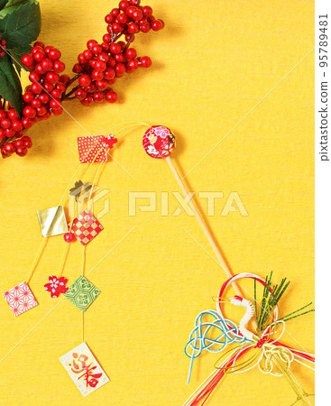 New Year's card material for Japanese accessories | Nanten and Mizuhiki 95789481