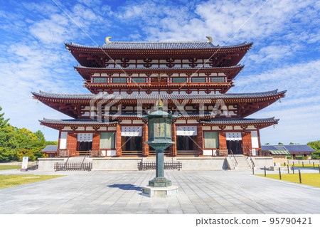 美麗的藥師近藤和 Onjo Bosatsu 的燈籠 95790421