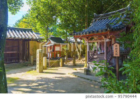 Yakushiji Temple, Hiraki Daimyo Shrine and Benzaiten Shrine (Nishinokyomachi, Nara City, Nara Prefecture) Yakushiji Temple, Hiraki Daimyo Shrine and Benzaiten Shrine (Nishinokyomachi, Nara City, Nara Prefecture) 95790444