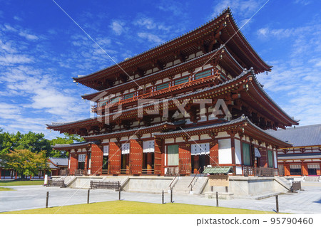 Nara Yakushiji Kondo (Nara Prefecture) with a splendid appearance 95790460