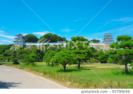[Japan's Top 100 Castles] Akashi Castle, Kon Yagura and Tatsumi Yagura 1 seen from Sannomaru, Akashi City, Hyogo Prefecture 95790646