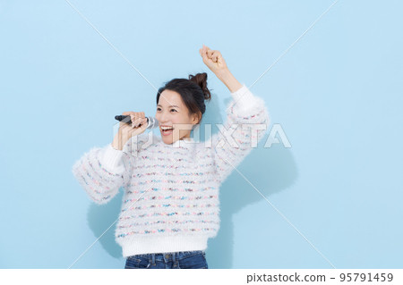 女人在唱歌 95791459