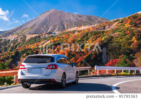 "Fukushima Prefecture" Tengu Garden/Bandai Azuma Skyline "Autumn leaves at its peak" 95795363