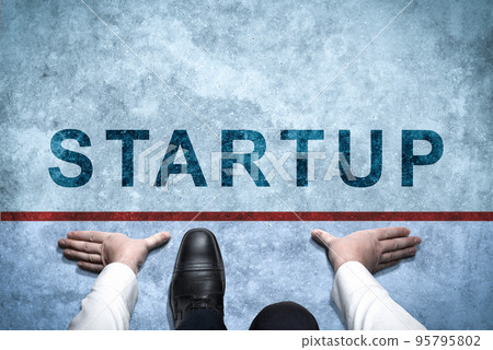 businessman ready to startup. successful business way. Businessman get ready on starting on road. Start line. Business startup start 95795802
