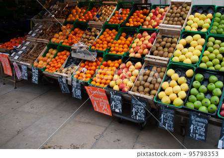 Fruit shop in Paris 95798353