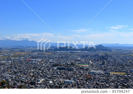 從八幡山看近江八幡市區的風景 從八幡山看近江八幡市區的風景 95799247