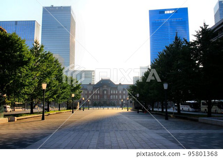 The central station illuminated by the dazzling morning sun... red brick Tokyo Station 95801368