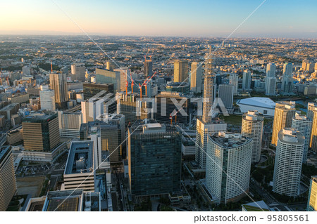 黃昏時分從橫濱地標塔觀景台、辦公區看到的神奈川縣橫濱市橫濱 95805561