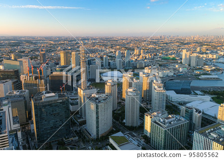 黃昏時分從橫濱地標塔觀景台、辦公區看到的神奈川縣橫濱市橫濱 95805562