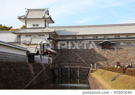 Kanazawa Castle Park with colored leaves: Sannomaru Square (Kanazawa City, Ishikawa Prefecture) Kanazawa Castle Park with colored leaves: Sannomaru Square (Kanazawa City, Ishikawa Prefecture) 95805646
