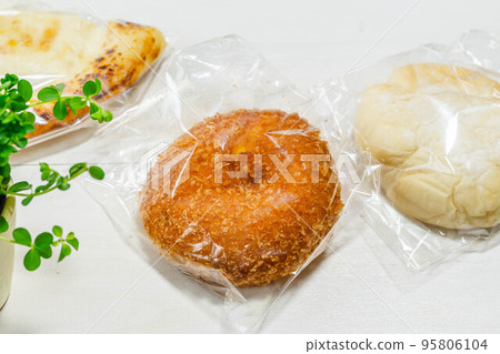 Various bread 95806104