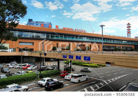 通往森之宮古的大門…仙台站及其步行平台 95806388